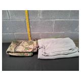 (2) Throw Blankets