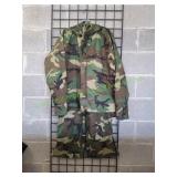 Gore-Tex Parka w/ Matching Trousers, Sz Lg