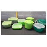 (4) Storage Bowls w/ Lids & (2) Sistema Steamers