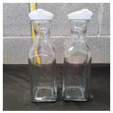 (2) Square Water Carafe w/ White Flip Lids