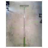 Ames 16-Tine Welded Bow Rake