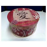 Vintage Hat Box w/ 3 Winter Hats