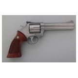 SMITH & WESSON MODEL 686 .357 MAG CALIBER REVOLVER