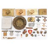 WWII - KOREAN WAR USMC INSIGNIA & PERSONAL ITEMS