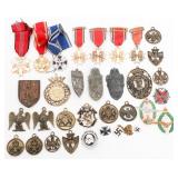 REENACTOR WWI - WWII WORLD MILITARY MEDAL & BADGES