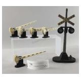 Lionel R.R. Crossing Signal & 5 Crossing Gates