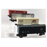 4 Lionel O Gauge Cattle & Box Cars 1980's