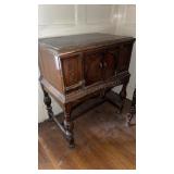 Small Antique 29ï¿½ x 18ï¿½ x 33ï¿½