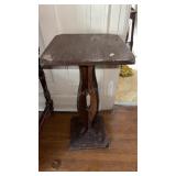Antique Plant Stand 13ï¿½ x 26ï¿½