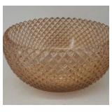 Rose glass bowl. 4ï¿½9.