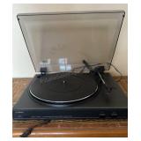 Fisher semi=automatic turntable MT 420 turns on,