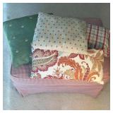 Ottoman W/Decor Pillows