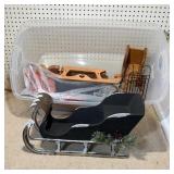 Tote W/ 5 Christmas Sleds