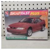 1996 Ford Mustang GT 1/25 Model Kit Sealed