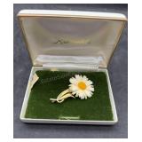 Signed Krementz Daisy Brooch