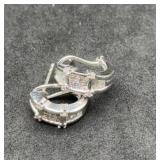 14kt White Gold Earrings diamonds Not