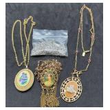 Lockets & Cameo Pendant