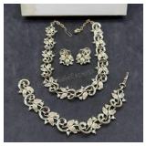 Vintage poss Trifari Set Not Marked