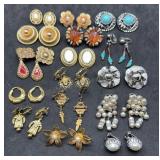 Vtg Clip on Earrings
