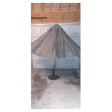 Outdoor Umbrella W Cast Iron Stand