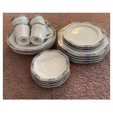 Christopher Stuart Dish Set