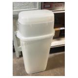 Rubbermaid Wrapping Paper Tote