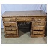 Wood desk inlaid with mother-of-pearl. 32×58×29.