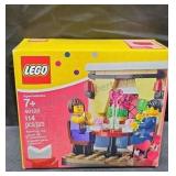 LEGO set #40120 with box. "Seasonal Valentines
