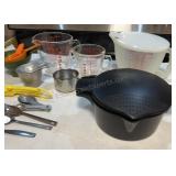 Pampered Chef 8 Cup 2 Quart Large Microwave