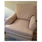 Swivel Upholstered Chair Rose Colored in Good