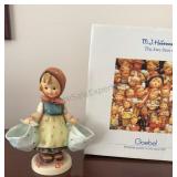 Vintage Goebel Hummel Large Figure 5-1/2"