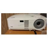 NEC VT480 Projector powers on 5x12