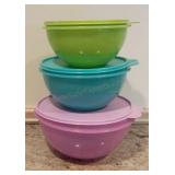 Tupperware Bowl Set