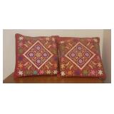 Pair of Decorative Toss Pillows 18x18