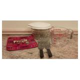 Pyrex Measuring Cup, Pampered Chef Servers,