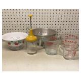 Strainers Measuring Cups & Chopper