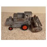 ERTL Gleaner Allis Chalmers 1/32 Scale Combine