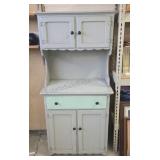 Hutch  (29.75x19x61.5)