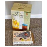 Iced tea maker & Apple peeler