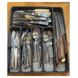 Assorted utensils