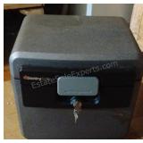 Sentry Safe w/Keys 15x15x13