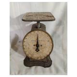 Vintage Columbia Family Scale