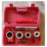 Pipe threading Tool