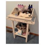 Vanity Table & Contents