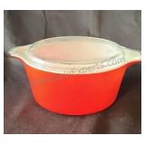 Red Pyrex 1qt glass dishes with lid.