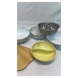 Kitchen ware. 3 Metal bowls, 1 plastic bowl, a