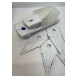 Liaï¿½s safety rail guided mandoline vegetable and
