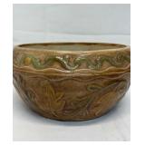 Deco Porcelain made bowl with vines designs on
