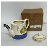 NIB. Wedgwood Sarahï¿½s garden teapot