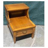 Italian provincial Teared side table 20x27.5x25